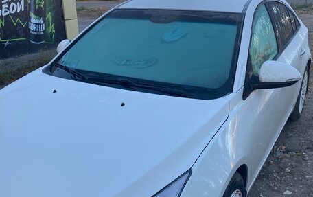 Chevrolet Cruze II, 2014 год, 834 999 рублей, 2 фотография