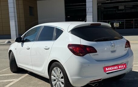 Opel Astra J, 2010 год, 530 000 рублей, 3 фотография