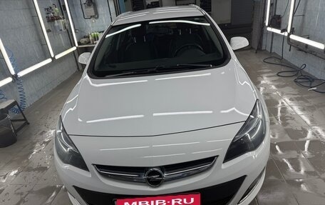 Opel Astra J, 2013 год, 882 000 рублей, 1 фотография