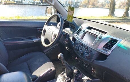 Toyota Hilux VII, 2014 год, 1 900 000 рублей, 8 фотография