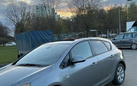 Opel Astra J, 2011 год, 630 000 рублей, 2 фотография