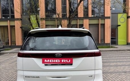 KIA Carnival, 2021 год, 3 750 000 рублей, 4 фотография