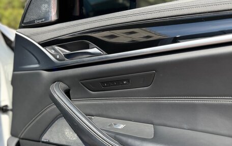 BMW 5 серия, 2019 год, 3 990 000 рублей, 19 фотография