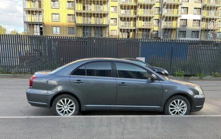 Toyota Avensis III рестайлинг, 2005 год, 800 000 рублей, 3 фотография