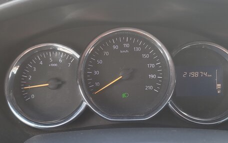 Renault Logan II, 2018 год, 550 000 рублей, 16 фотография