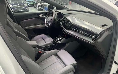 Audi Q4 e-tron, 2024 год, 4 903 000 рублей, 13 фотография