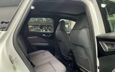 Audi Q4 e-tron, 2024 год, 4 903 000 рублей, 18 фотография