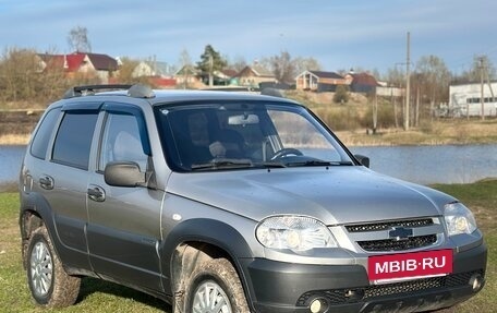 Chevrolet Niva I рестайлинг, 2011 год, 405 000 рублей, 3 фотография