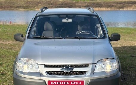 Chevrolet Niva I рестайлинг, 2011 год, 405 000 рублей, 2 фотография