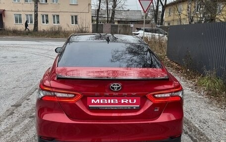 Toyota Camry, 2021 год, 3 200 000 рублей, 4 фотография