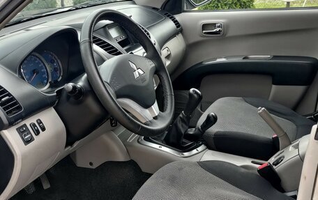 Mitsubishi L200 IV рестайлинг, 2006 год, 690 000 рублей, 11 фотография