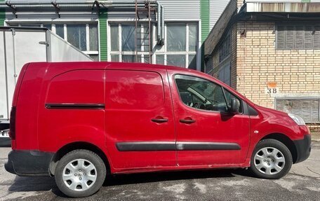 Peugeot Partner II рестайлинг 2, 2014 год, 890 000 рублей, 2 фотография