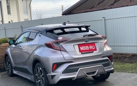 Toyota C-HR I рестайлинг, 2019 год, 2 300 000 рублей, 2 фотография