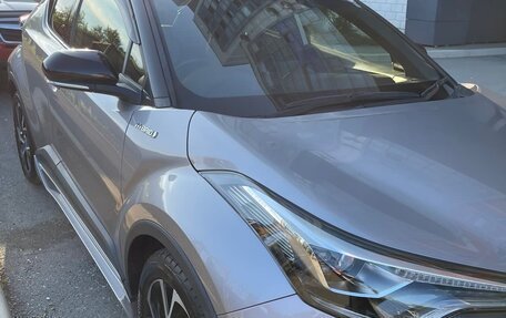 Toyota C-HR I рестайлинг, 2019 год, 2 300 000 рублей, 11 фотография