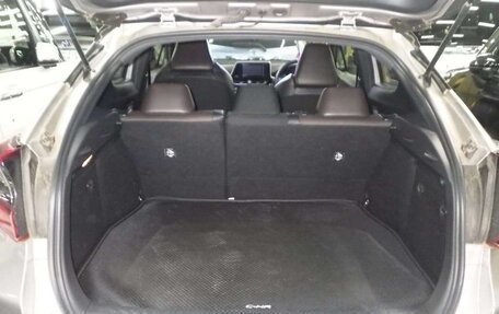 Toyota C-HR I рестайлинг, 2019 год, 2 300 000 рублей, 25 фотография