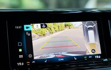 Volkswagen Multivan, 2023 год, 5 400 000 рублей, 4 фотография