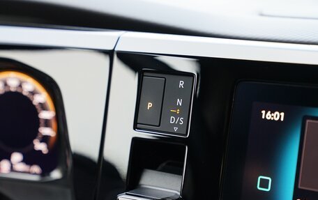 Volkswagen Multivan, 2023 год, 5 400 000 рублей, 11 фотография