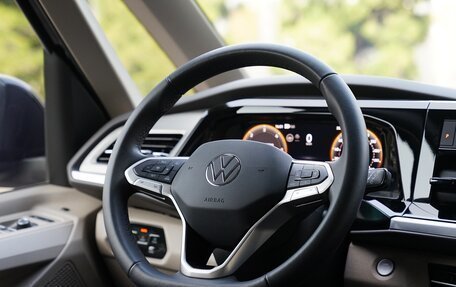 Volkswagen Multivan, 2023 год, 5 400 000 рублей, 3 фотография