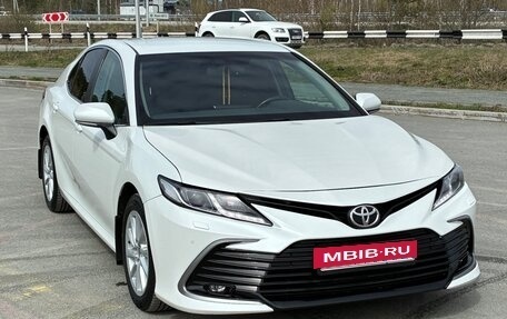 Toyota Camry, 2021 год, 3 500 000 рублей, 2 фотография