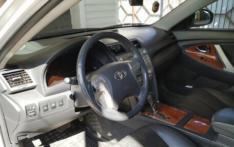 Toyota Camry, 2011 год, 1 350 000 рублей, 5 фотография