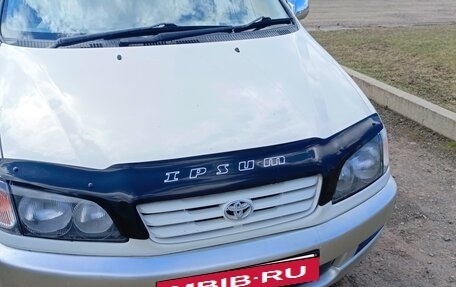 Toyota Ipsum II, 1998 год, 550 000 рублей, 2 фотография