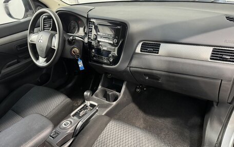 Mitsubishi Outlander III рестайлинг 3, 2014 год, 1 599 800 рублей, 3 фотография