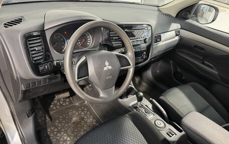 Mitsubishi Outlander III рестайлинг 3, 2014 год, 1 599 800 рублей, 8 фотография