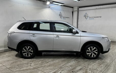 Mitsubishi Outlander III рестайлинг 3, 2014 год, 1 599 800 рублей, 15 фотография