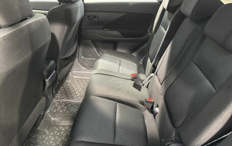 Mitsubishi Outlander III рестайлинг 3, 2014 год, 1 599 800 рублей, 6 фотография