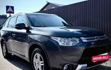 Mitsubishi Outlander III рестайлинг 3, 2014 год, 1 690 000 рублей, 2 фотография