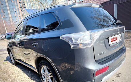 Mitsubishi Outlander III рестайлинг 3, 2014 год, 1 690 000 рублей, 5 фотография