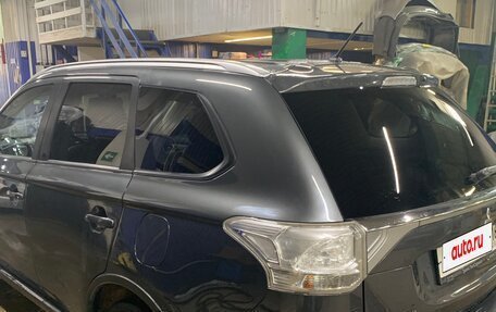 Mitsubishi Outlander III рестайлинг 3, 2014 год, 1 690 000 рублей, 14 фотография