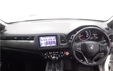 Honda Vezel, 2018 год, 1 930 000 рублей, 7 фотография