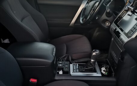 Toyota Land Cruiser Prado 150 рестайлинг 2, 2019 год, 5 100 000 рублей, 8 фотография