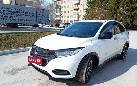 Honda Vezel, 2018 год, 1 930 000 рублей, 2 фотография