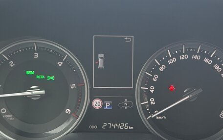 Toyota Land Cruiser 200, 2017 год, 5 600 000 рублей, 7 фотография