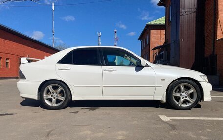 Toyota Altezza, 2002 год, 850 000 рублей, 2 фотография