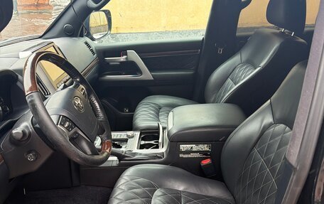 Toyota Land Cruiser 200, 2017 год, 5 600 000 рублей, 9 фотография