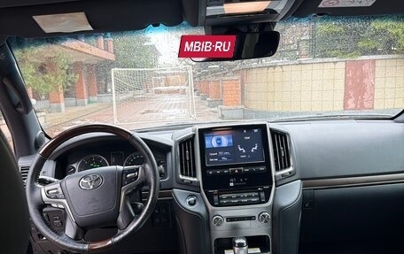 Toyota Land Cruiser 200, 2017 год, 5 600 000 рублей, 6 фотография