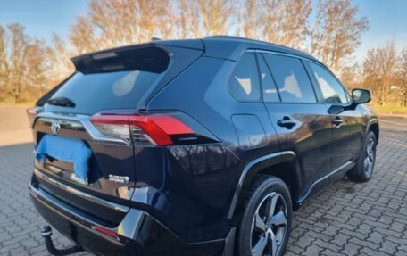 Toyota RAV4, 2021 год, 3 000 000 рублей, 4 фотография