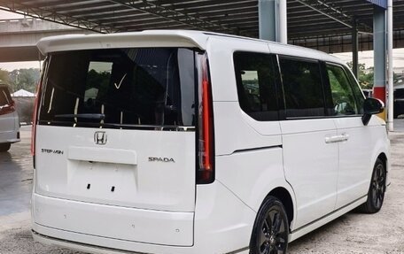 Honda Stepwgn, 2023 год, 2 500 000 рублей, 2 фотография