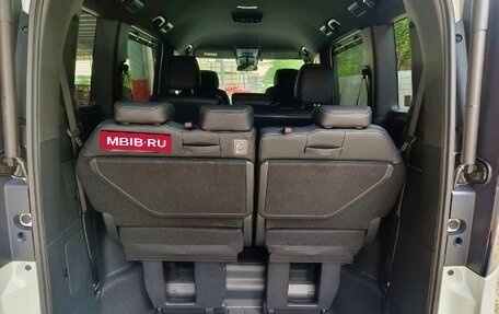 Honda Stepwgn, 2023 год, 2 500 000 рублей, 17 фотография