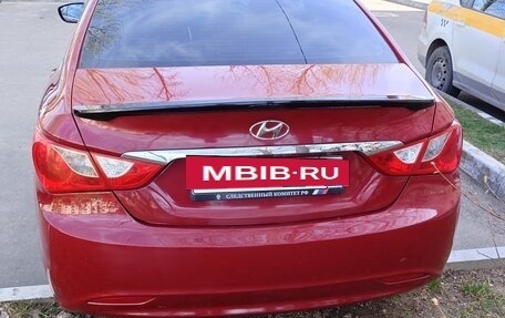 Hyundai Sonata VI, 2011 год, 950 000 рублей, 4 фотография