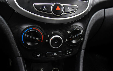 Hyundai Solaris II рестайлинг, 2011 год, 698 000 рублей, 16 фотография