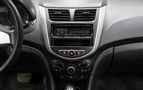 Hyundai Solaris II рестайлинг, 2011 год, 698 000 рублей, 13 фотография