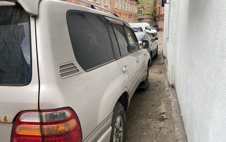 Toyota Land Cruiser 100 рестайлинг 2, 2000 год, 1 100 000 рублей, 3 фотография