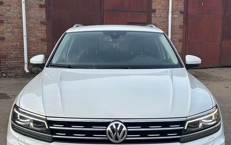 Volkswagen Tiguan II, 2020 год, 3 900 000 рублей, 2 фотография