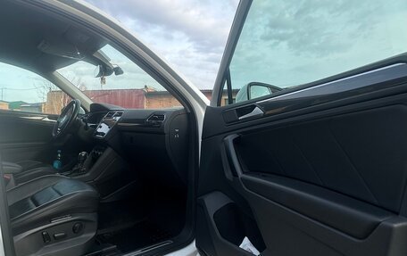 Volkswagen Tiguan II, 2020 год, 3 900 000 рублей, 17 фотография