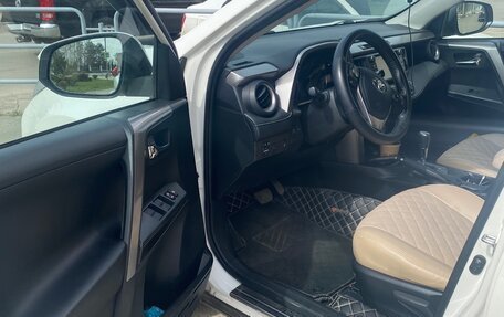 Toyota RAV4, 2017 год, 2 099 000 рублей, 6 фотография