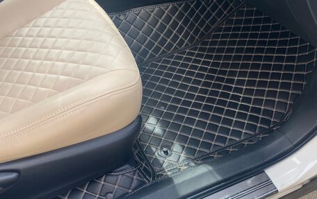 Toyota RAV4, 2017 год, 2 099 000 рублей, 9 фотография